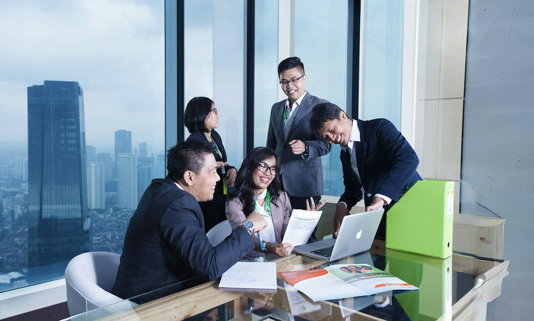 corporate finance team meeting